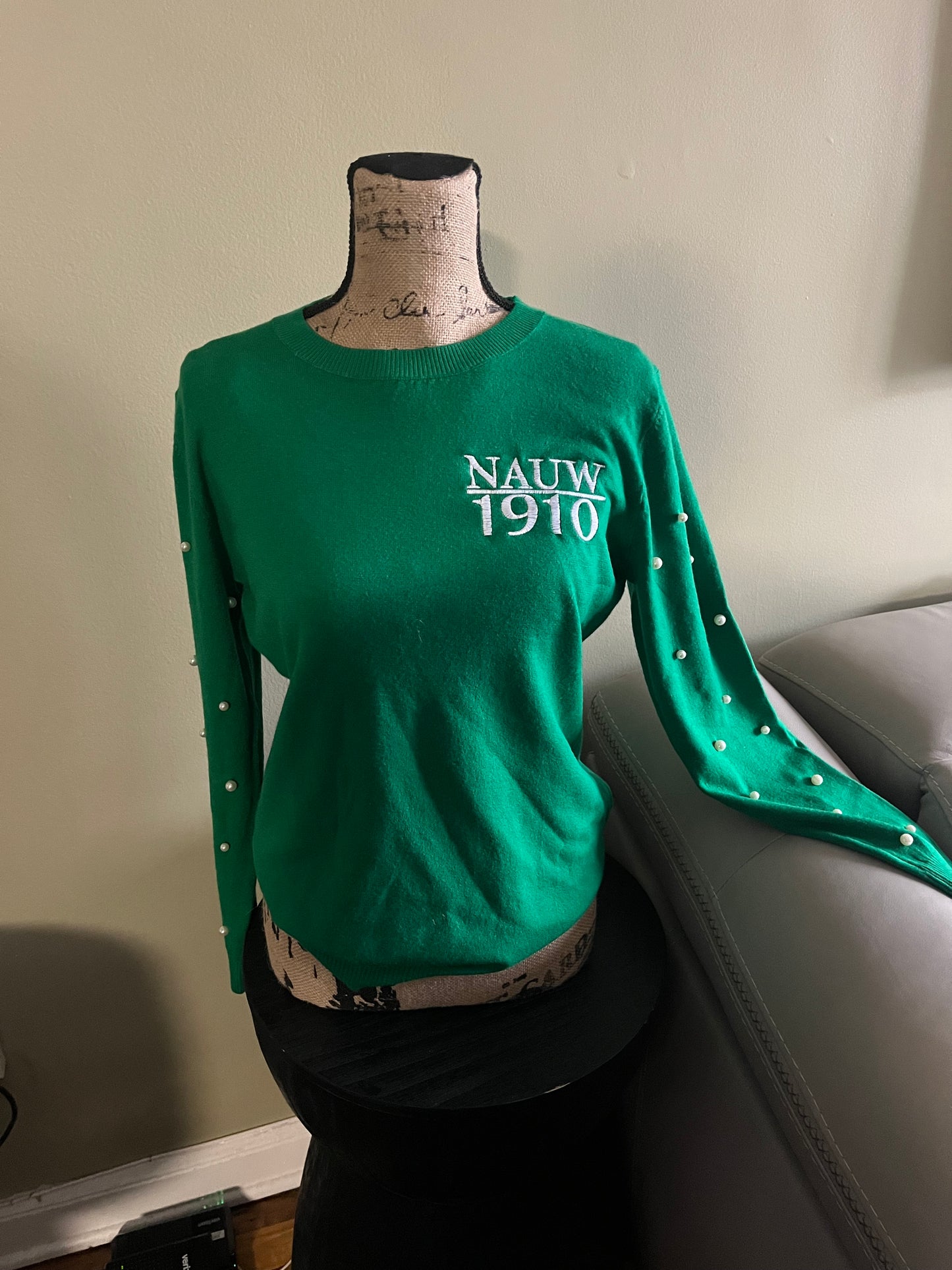 NAUW Pearl sweater