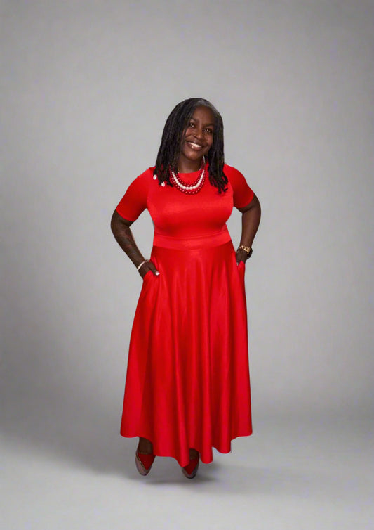 The Audrey is a tall-girl-friendly dress made from light scuba material for a firm hold with a soft, stretchy fit. It flatters every curve while keeping you comfortable. Finished with a front zipper and pockets every girl’s favorite detail.