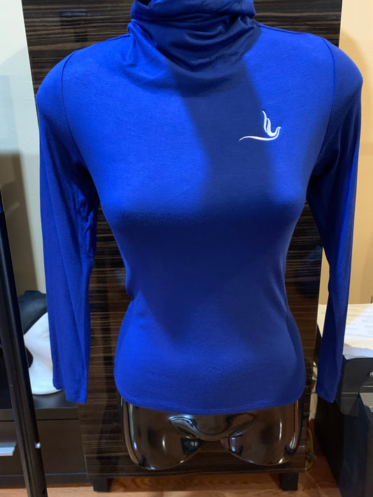 This thin royal blue turtleneck is a timeless piece designed with comfort and style in mind. Featuring the dove emblem on the left side, it’s the perfect blend of simplicity and sorority pride. The lightweight material makes it ideal for layering or wearing alone for a sleek, polished look.