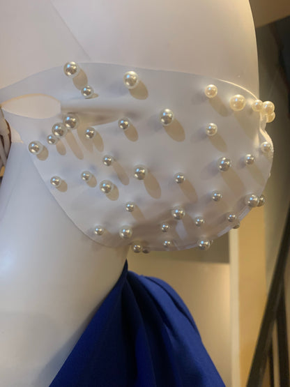 Off white pearl mask